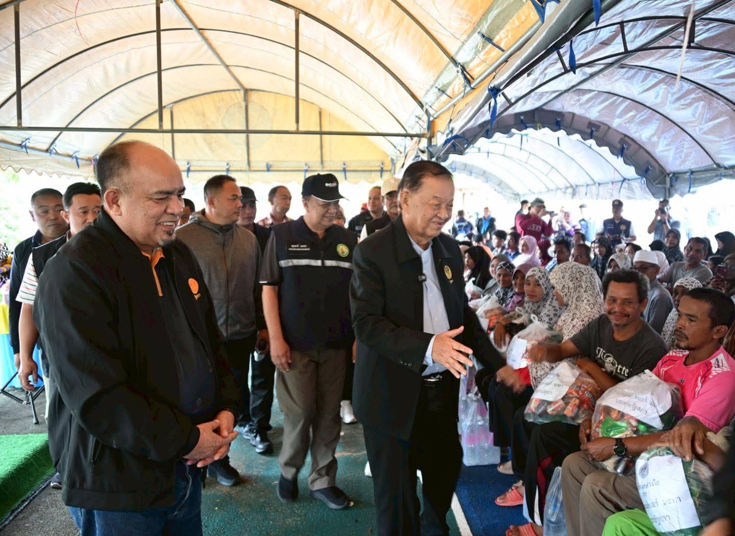 "วันนอร์"&nbsp;รุดเยี่ยมผู้ประสบภัยยะลา&nbsp;มอบสิ่งของเยียวยา&nbsp;พร้อมชู&nbsp;"ยะลาโมเดล"&nbsp;ป้องกันน้ำท่วมถาวร