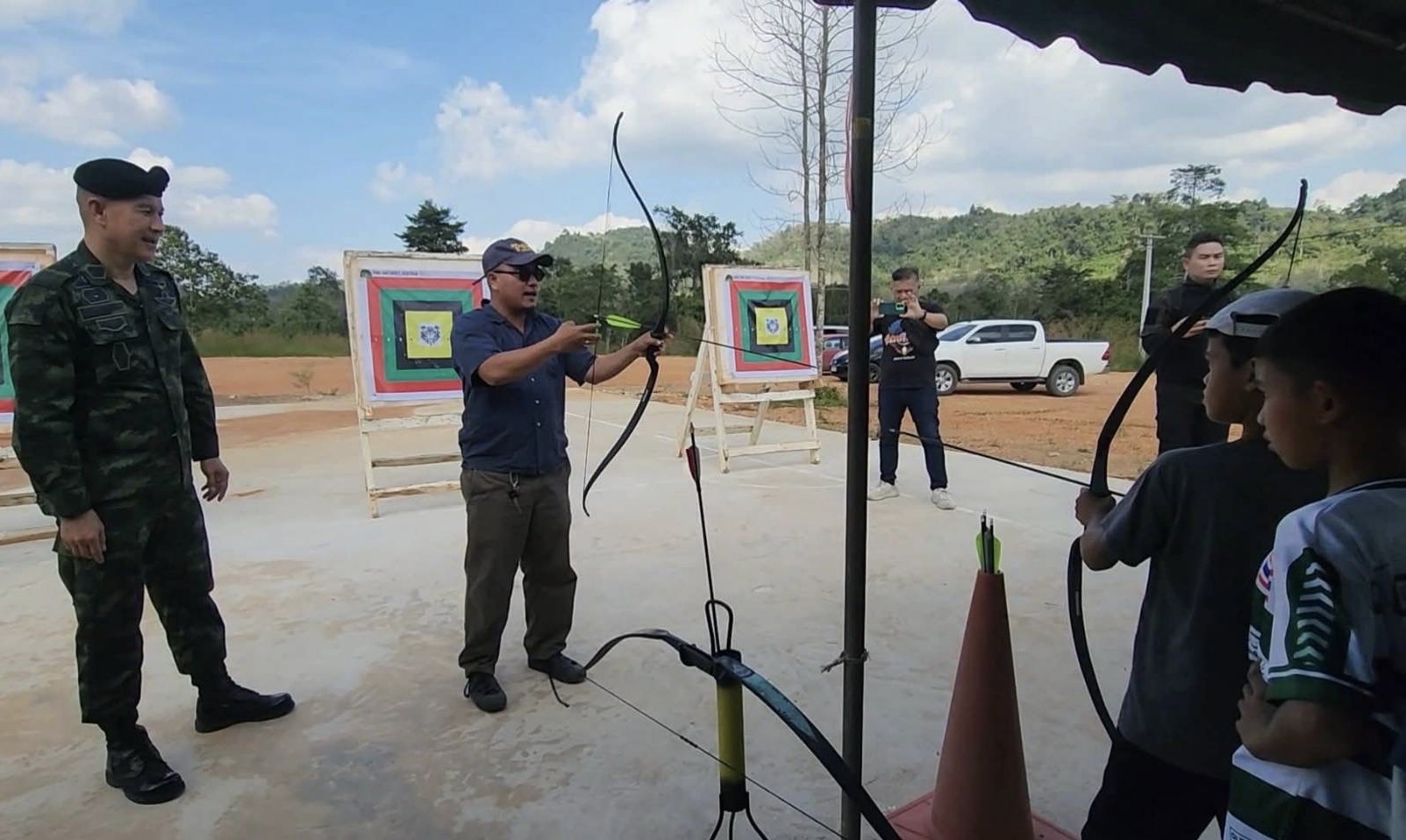 &ldquo;วิถีนักรบ&nbsp;สยบความขัดแย้ง&rdquo;&nbsp;กอ.รมน.&nbsp;ผนึกกำลังบันนังสตา&nbsp;เปิดสนามยิงธนูปลูกฝังเยาวชนใต้&nbsp;รักชาติ-สร้างสุข-หัวใจแกร่ง
