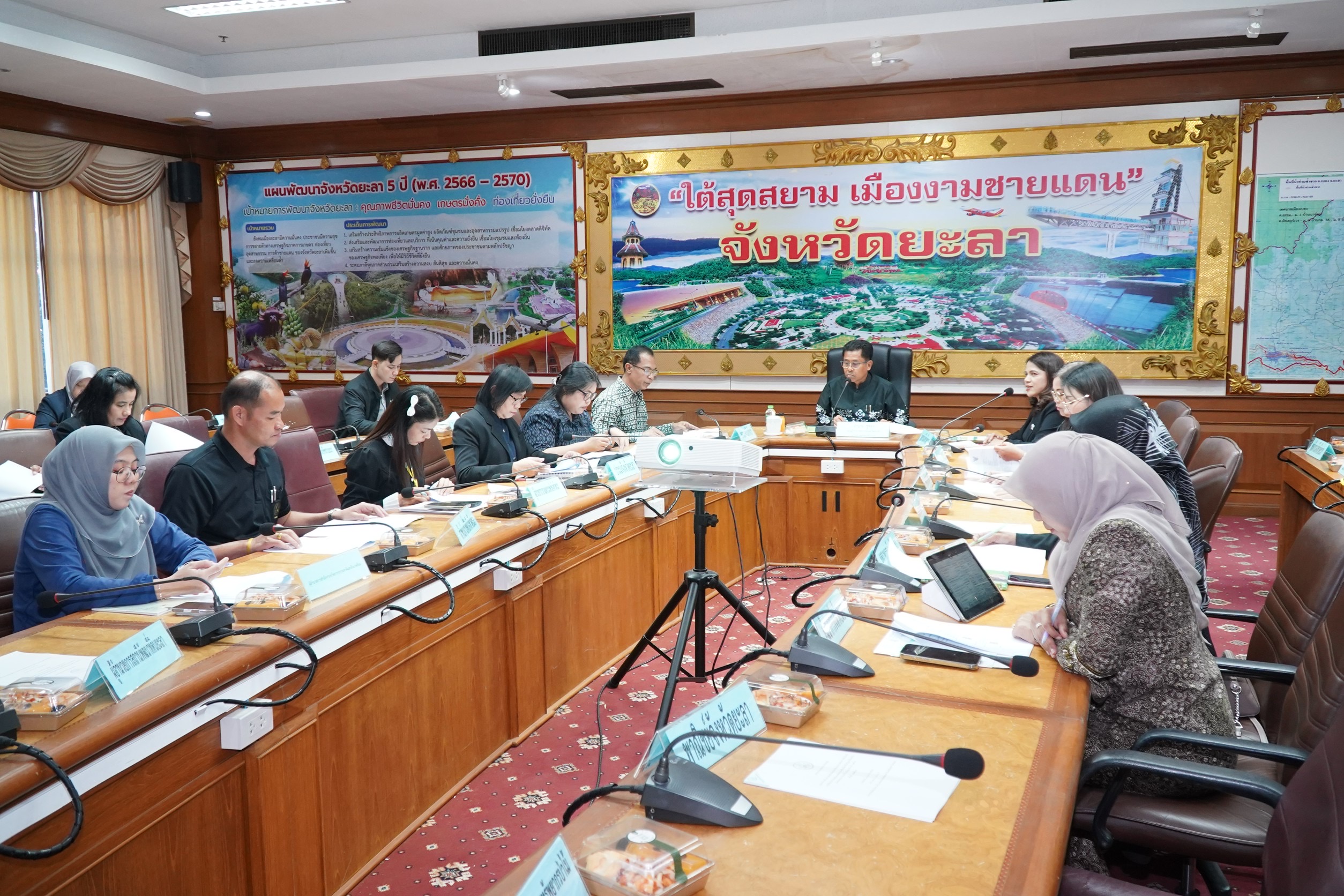 จังหวัดยะลา เดินหน้าขับเคลื่อนแผนการดำเนินงานส่งเสริมพัฒนาอาชีพและการตลาด ให้กับเกษตรกร ภายใต้โครงการจัดที่ดินทำกินให้ชุมชน ตามนโยบายรัฐบาล ประจำปี 2569&nbsp;