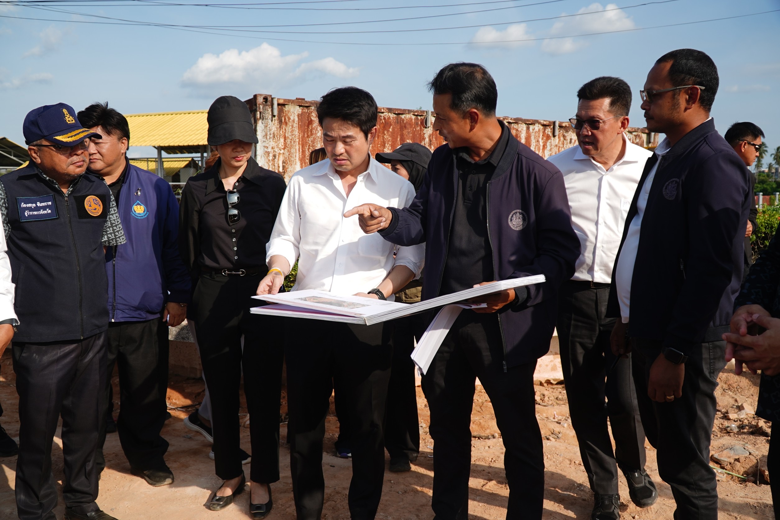 รัฐมนตรีประจำสำนักนายกรัฐมนตรี ลงพื้นที่จังหวัดยะลา ติดตามความคืบหน้าการแก้ไขปัญหาน้ำท่วม พร้อมวางแผนยุทธศาสตร์การจัดการน้ำอย่างยั่งยืนในพื้นที่จังหวัดชายแดนภาคใต้&nbsp;