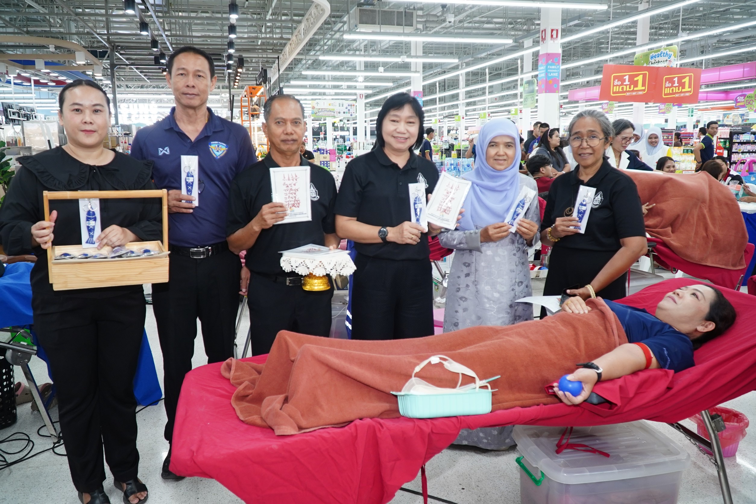 สืบสานพระราชปณิธาน&nbsp;60&nbsp;ปี&nbsp;ปลานิลพระราชทาน&nbsp;-&nbsp;ประมงยะลาผนึกกำลังเหล่ากาชาด&nbsp;เปิดรับบริจาคโลหิตต่อชีวิตเพื่อนมนุษย์