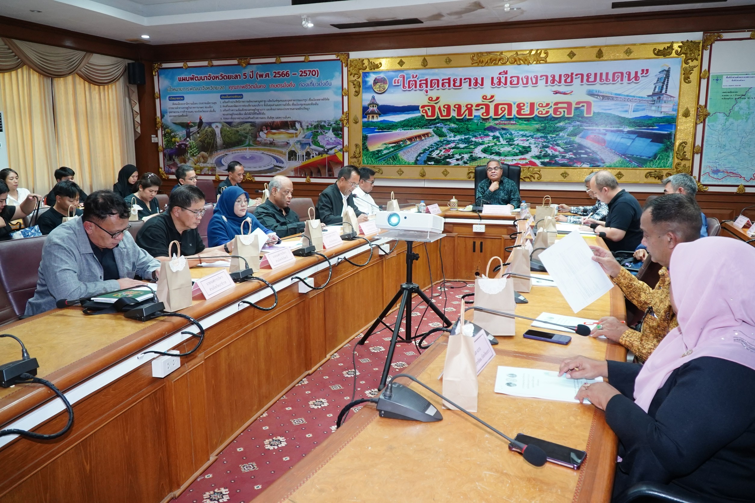 กลุ่มจังหวัดภาคใต้ชายแดน ประชุมคณะกรรมการบริหารงานกลุ่มจังหวัดแบบบูรณาการ (ก.บ.ก.) ครั้งที่ 2/2569 ติดตามเร่งรัดการเบิกจ่ายงบประมาณ พร้อมทั้งปรับปรุงแผนปฏิบัติราชการ ประจำปีงบประมาณ พ.ศ.2569