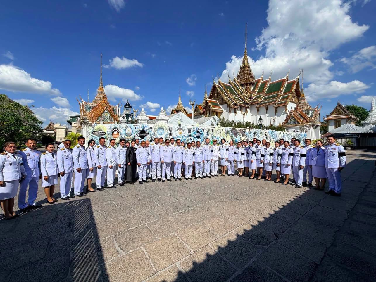 ผู้ว่าราชการจังหวัดยะลา นำคณะหัวหน้าส่วนราชการ ร่วมเป็นเจ้าภาพบำเพ็ญกุศลถวายพระบรมศพ สมเด็จพระนางเจ้าสิริกิติ์ พระบรมราชินีนาถ พระบรมราชชนนีพันปีหลวง