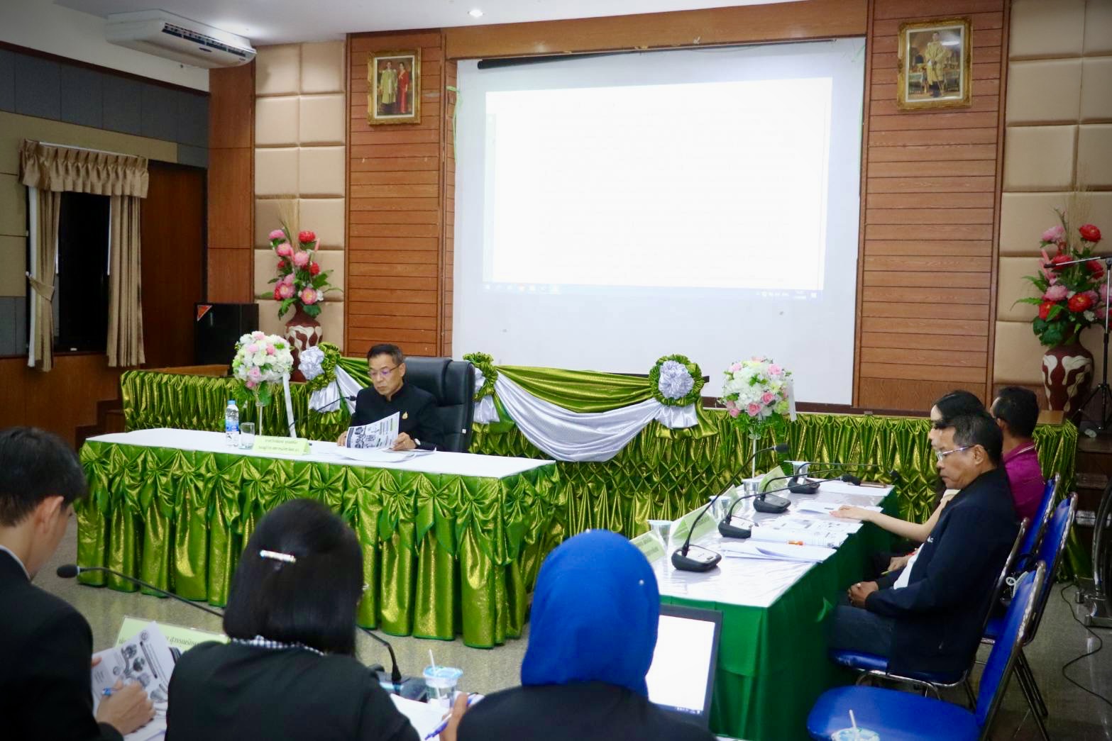 ยะลาเดินหน้า&nbsp;"เปลี่ยนผ่านพลังงาน"&nbsp;รับมือวิกฤต&nbsp;หนุน&nbsp;อปท.&nbsp;ชงแผนกู้เงิน&nbsp;พลิกโฉมท้องถิ่นสู่ความยั่งยืนพร้อมเลือก&nbsp;3&nbsp;นายก&nbsp;อบต.&nbsp;นั่งผู้แทนระดับจังหวัด